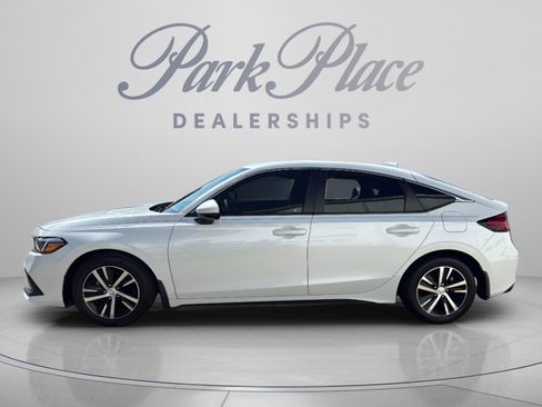 Used 2024 Honda Civic LX image 2