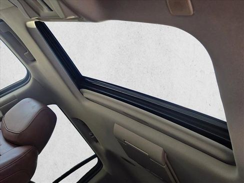 Used 2019 Cadillac Escalade Premium Luxury image 17