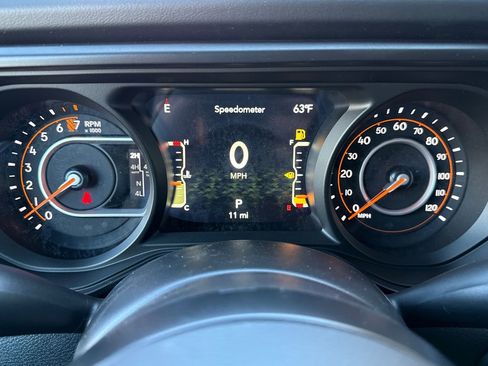 New 2025 Jeep Gladiator Rubicon image 9