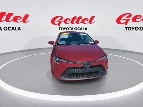 Used 2022 Toyota Corolla LE image 3