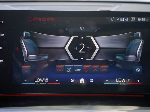 Used 2025 BMW X1 xDrive28i w/ Convenience Package image 16