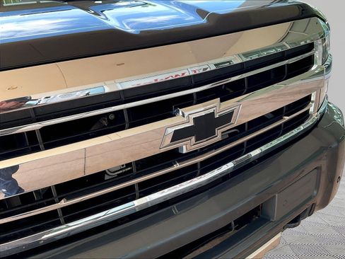 Used 2018 Chevrolet Silverado 2500 High Country AWD/4WD image 32