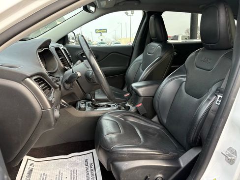 Used 2019 Jeep Cherokee Limited image 20