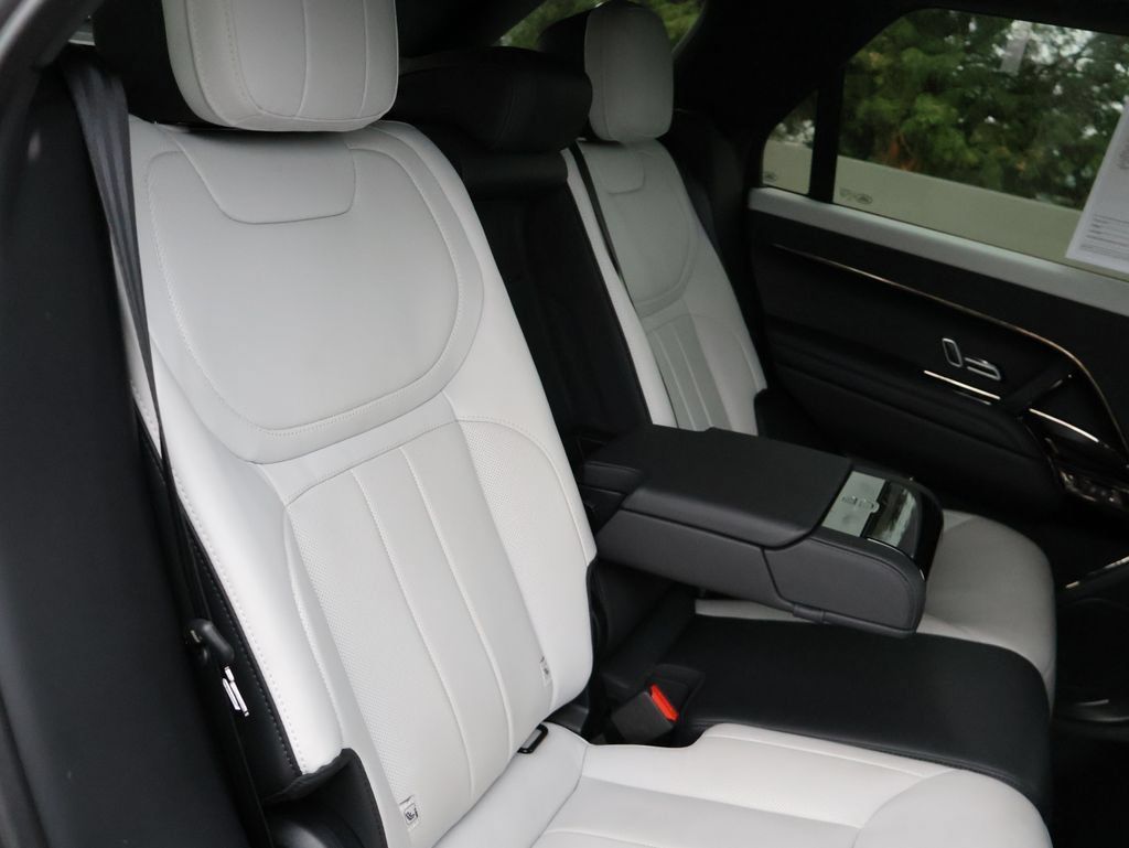 Certified 2025 Land Rover Range Rover Sport Dynamic SE AWD/4WD image 13