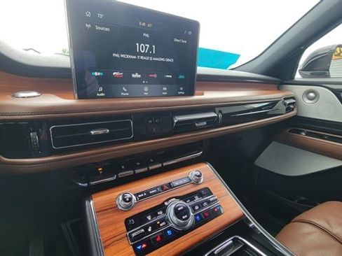 Used 2020 Lincoln Aviator Reserve w/ Equipment Group 202A AWD/4WD image 30