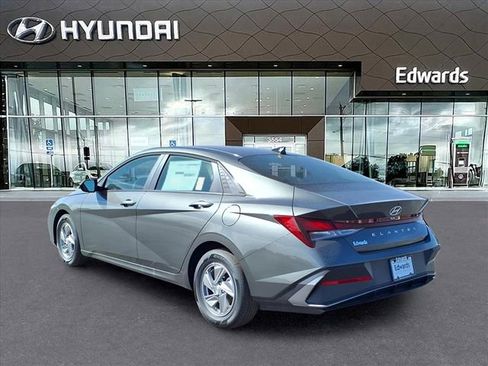 New 2025 Hyundai Elantra SE image 5