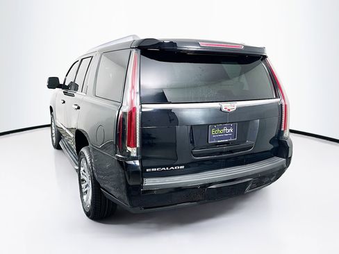 Used 2018 Cadillac Escalade 2WD image 5