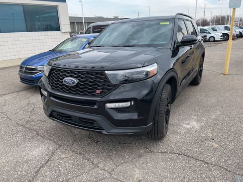 Used 2024 Ford Explorer ST w/ Equipment Group 401A image 2