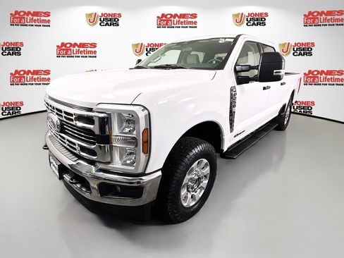 Used 2024 Ford F250 XLT w/ FX4 Off-Road Package AWD/4WD image 12