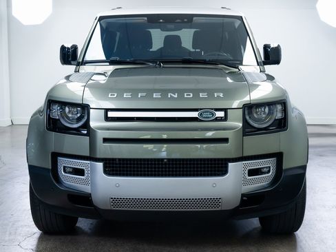 Used 2022 Land Rover Defender 90 image 2