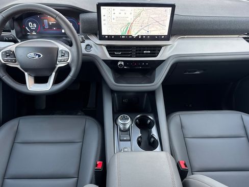 New 2026 Ford Explorer Active w/ Active Comfort Package image 12