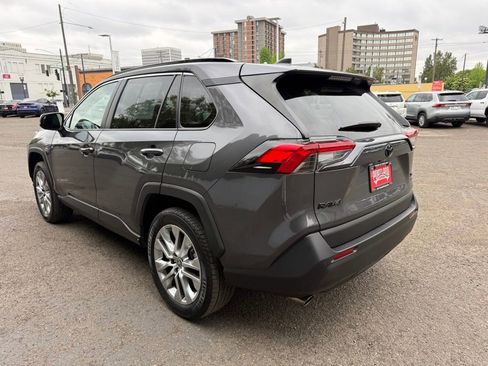 Used 2024 Toyota RAV4 XLE Premium w/ Weather Package AWD/4WD image 5