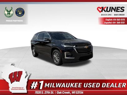 Used 2023 Chevrolet Traverse LT