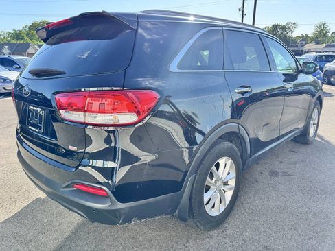 Used 2018 Kia Sorento FWD image 9