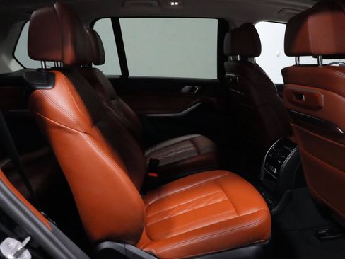 Used 2023 BMW X7 xDrive40i w/ Premium Package image 8