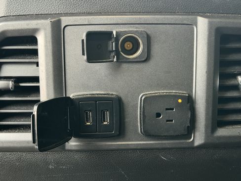 Used 2018 Ford F150 XLT w/ Equipment Group 302A Luxury image 31