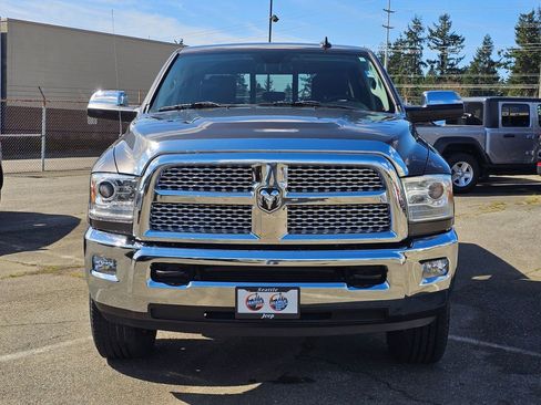 Used 2014 RAM 2500 Laramie w/ Convenience Group AWD/4WD image 3