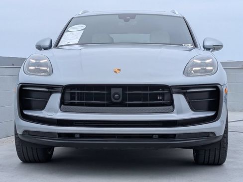 Certified 2024 Porsche Macan AWD/4WD image 8