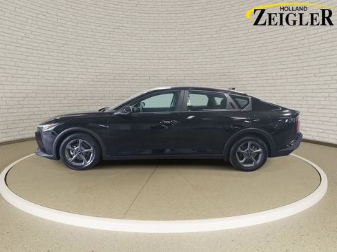 Certified 2025 Kia K4 FWD image 8