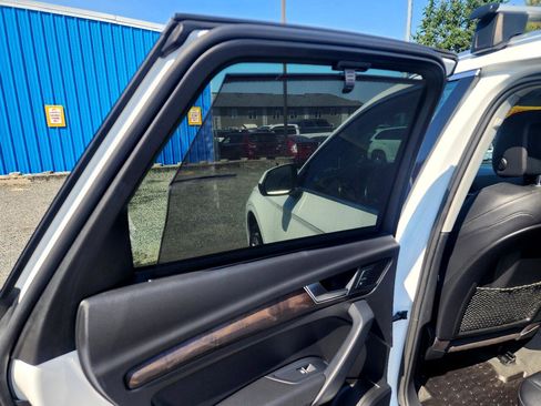 Used 2018 Audi Q5 2.0T Premium Plus w/ Premium Plus Package image 23