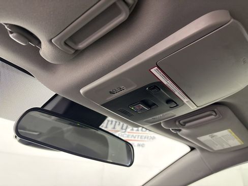 Used 2021 Toyota Camry LE image 20