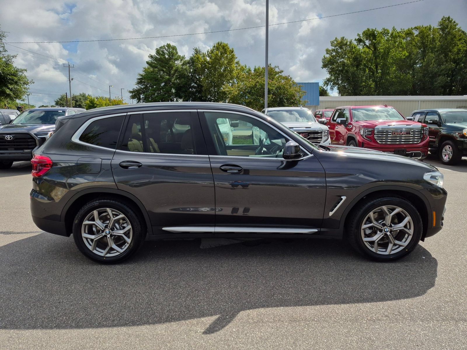 Used 2021 BMW X3 sDrive30i w/ Premium Package RWD image 2