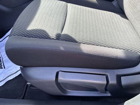 Used 2020 Nissan Rogue Sport S image 12