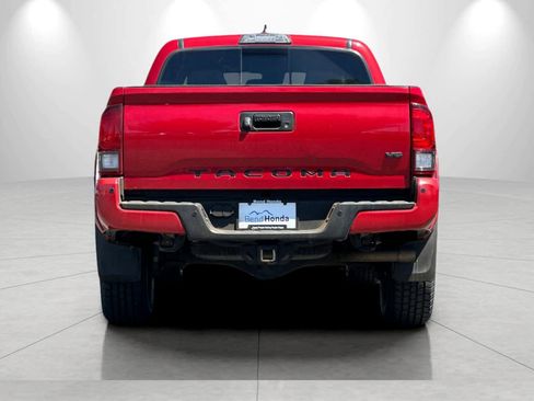 Used 2019 Toyota Tacoma TRD Sport w/ Technology Package AWD/4WD image 7