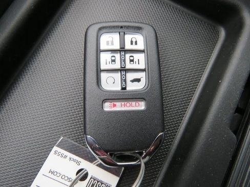 Used 2024 Honda Odyssey EX-L image 12