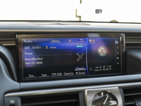 Used 2019 Lexus IS 350 image 29