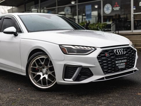 Used 2022 Audi S4 Premium image 3
