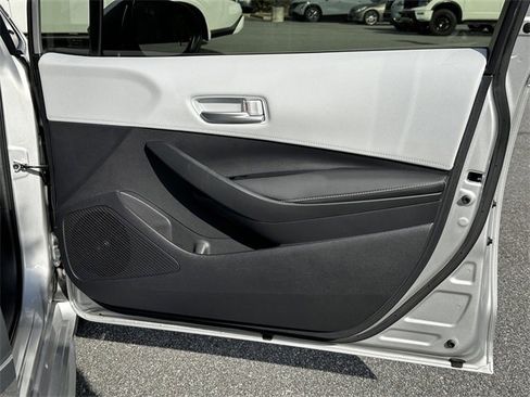 Used 2023 Toyota Corolla SE image 15