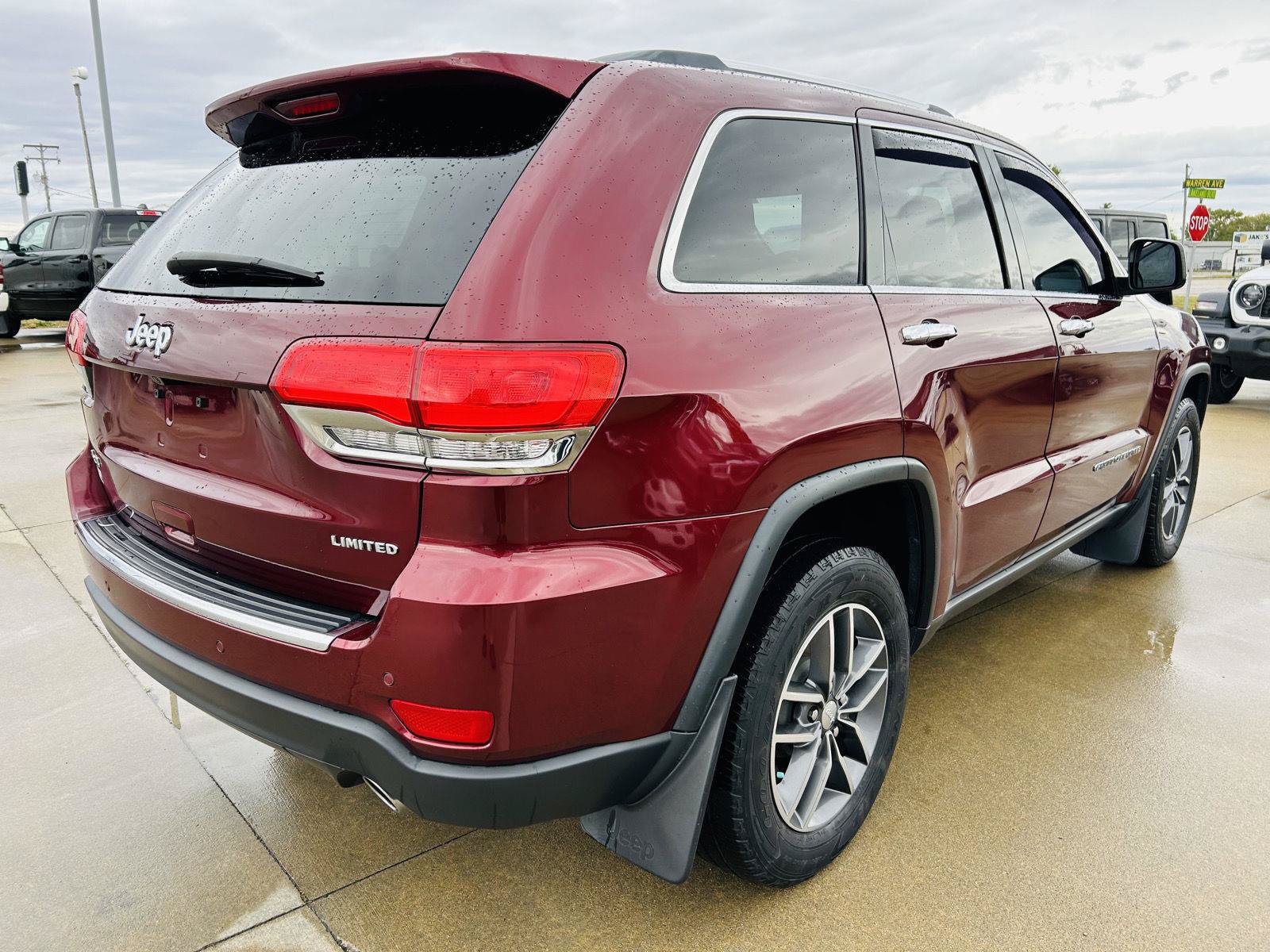 Used 2018 Jeep Grand Cherokee Limited AWD/4WD image 36