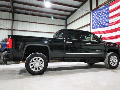 Used 2016 GMC Sierra 2500 Denali w/ Duramax Plus Package image 12