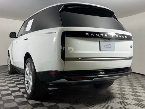 Used 2023 Land Rover Range Rover SE image 4