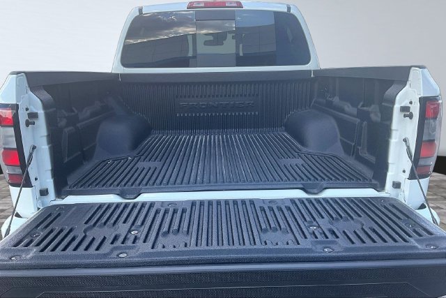 Used 2025 Nissan Frontier SV AWD/4WD image 7