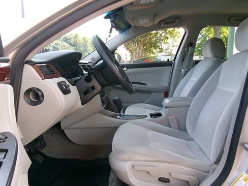 Used 2008 Chevrolet Impala LS FWD image 10