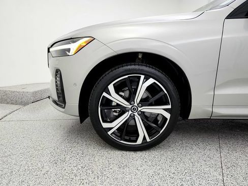 Used 2024 Volvo XC60 B5 Ultimate w/ Protection Package Premier AWD/4WD image 39