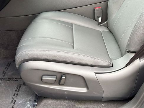 New 2025 VinFast VF 8 Eco AWD/4WD image 18