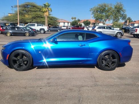 Used 2017 Chevrolet Camaro LT w/ Technology Package RWD image 5