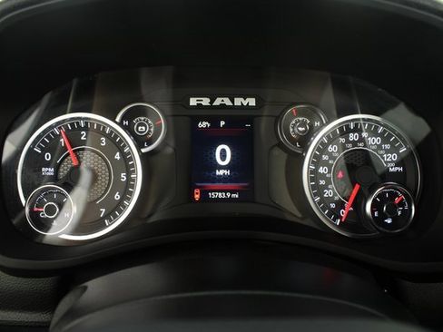 Used 2024 RAM 2500 Big Horn w/ Bed Utility Group image 11