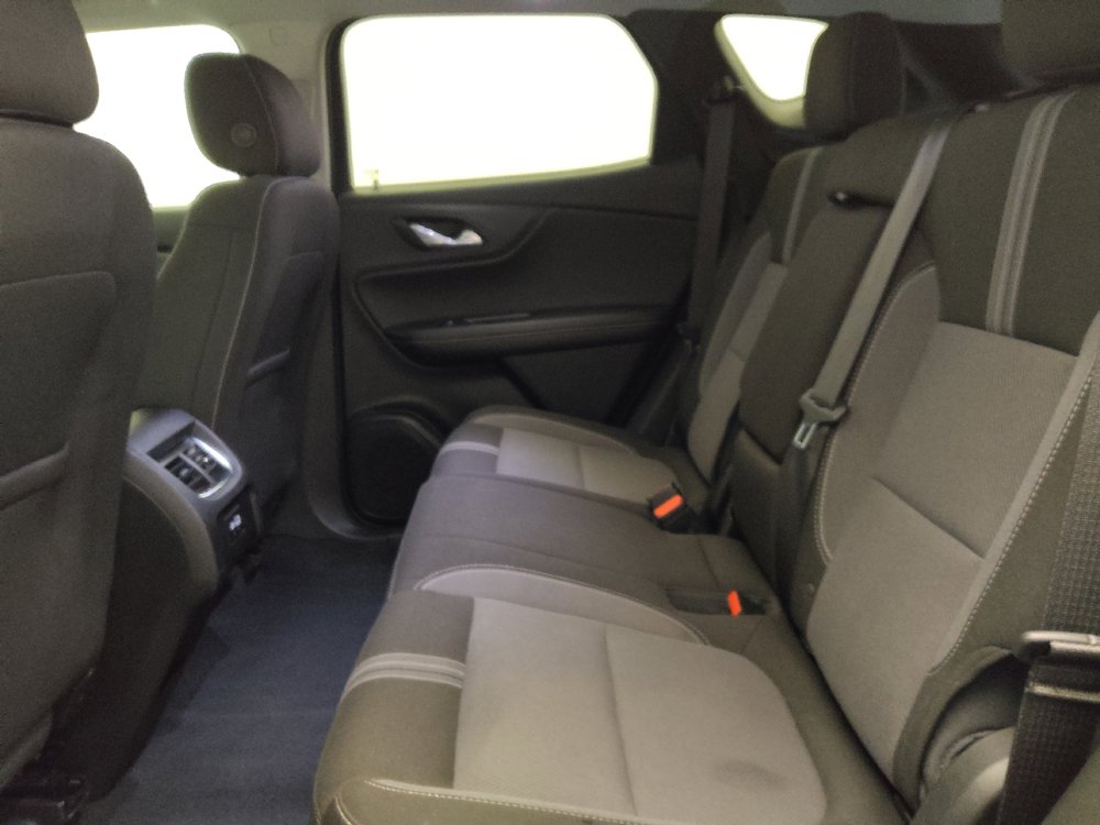 Used 2025 Chevrolet Blazer LT FWD image 18