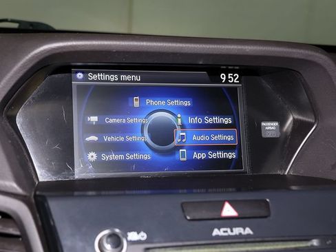 Certified 2017 Acura ILX FWD image 17