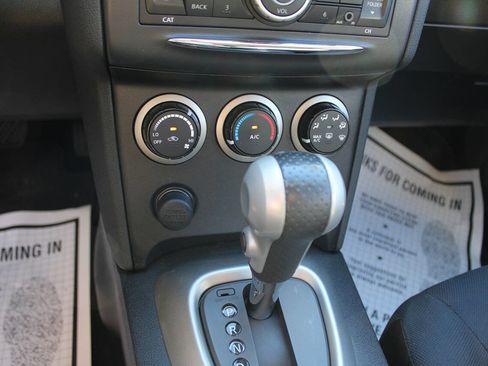 Used 2011 Nissan Rogue S image 22