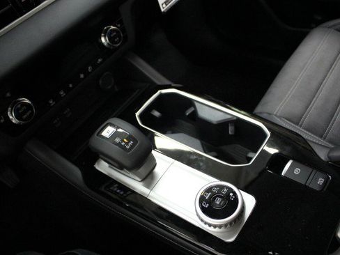 New 2025 Mitsubishi Outlander SE image 14