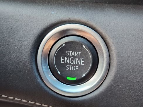 Used 2024 Cadillac Escalade ESV V w/ LPO, ONYX Package AWD/4WD image 22