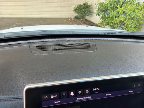 Used 2025 Jeep Compass Limited image 17