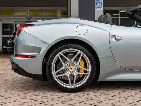 Used 2016 Ferrari California T RWD image 53