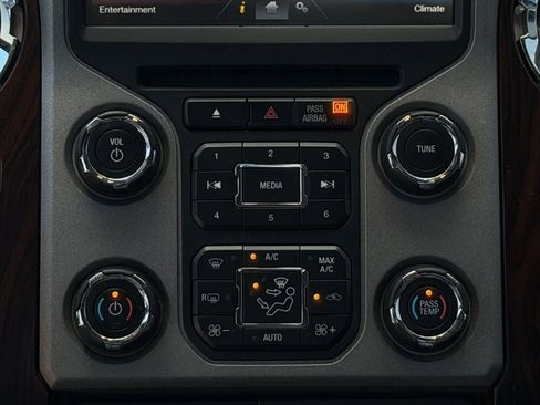 Used 2015 Ford F350 Lariat w/ Lariat Interior Package image 18