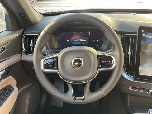 New 2026 Volvo XC90 B5 Plus w/ Protection Package Premier AWD/4WD image 23
